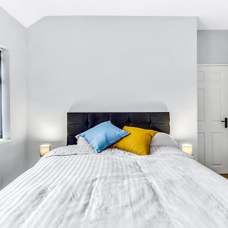Superb 2 Bedroom Flat Le2, Sleeps Up To 5 لايستر المظهر الخارجي الصورة