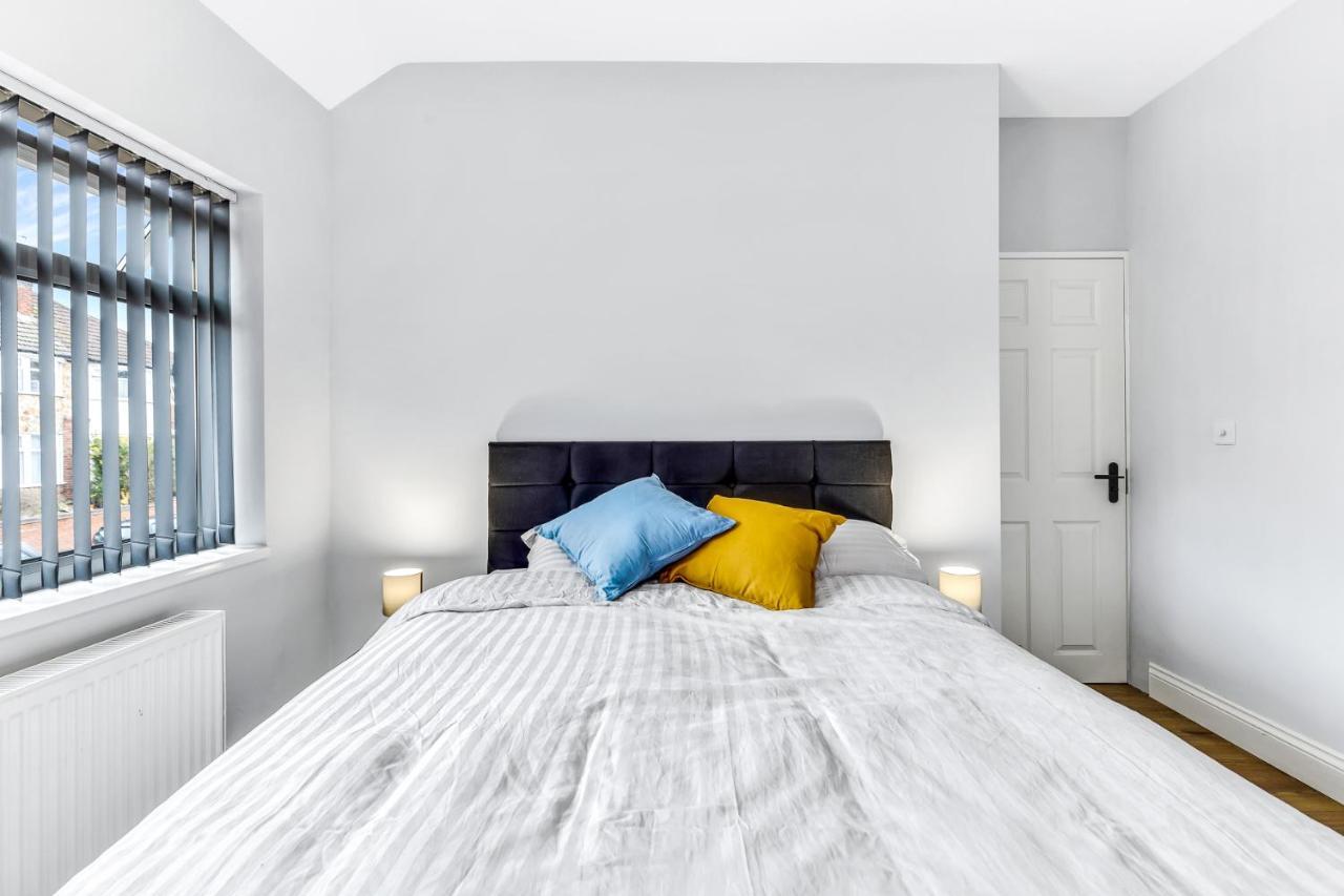 Superb 2 Bedroom Flat Le2, Sleeps Up To 5 لايستر المظهر الخارجي الصورة